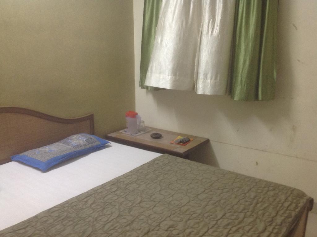 Hotel Kamal Kunj Τζαϊπούρ Δωμάτιο φωτογραφία