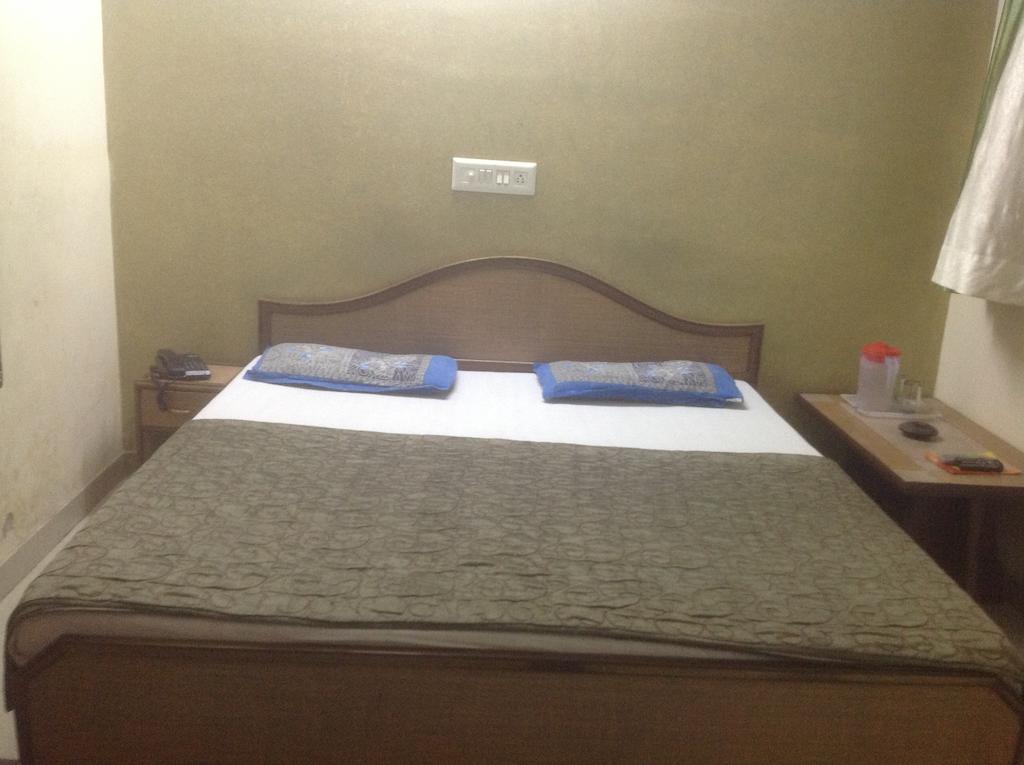 Hotel Kamal Kunj Τζαϊπούρ Δωμάτιο φωτογραφία